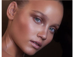 Natasha Denona All Over Glow Face & Body Shimmer in Powder 02 Medium