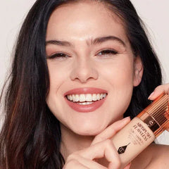 Charlotte Tilbury- Airbrush Flawless Foundation- 4 Warm/Chaud - The Beauty League Pakistan