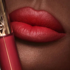 Charlotte Tilbury- AIRBRUSH FLAWLESS LIP RUBY BLUR - The Beauty League Pakistan