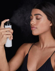 Hourglass- Veil™ Soft Focus Setting Spray 120ml - The Beauty League Pakistan