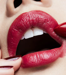 MAC - CREMESHEEN LIPSTICK - BRAVE RED - The Beauty League Pakistan