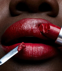 MAC - CREMESHEEN LIPSTICK - BRAVE RED - The Beauty League Pakistan