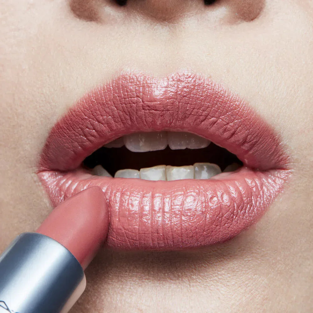 MAC- AMPLIFIED LIPSTICK- Cosmo - The Beauty League Pakistan