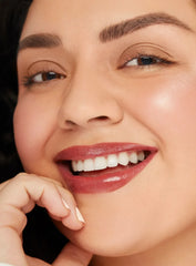 Rare Beauty- Everyday Rose Lip Oil & Lip Liner Duo - The Beauty League Pakistan