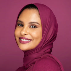 HUDA BEAUTY Liquid Matte Ultra-Comfort Transfer-proof Lipstick- Trophy Wife - The Beauty League Pakistan