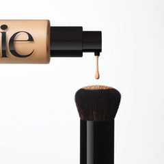Saie The Base Foundation Brush - The Beauty League Pakistan