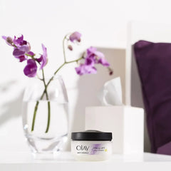 Olay- Anti-Wrinkle Firm & Lift SPF 15 Day Cream - The Beauty League Pakistan