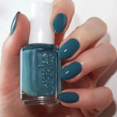 Essie- Poolside Service - The Beauty League Pakistan