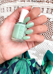 Essie- turquoise & caicos - The Beauty League Pakistan