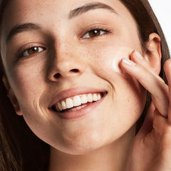 CLINIQUE-Dramatically Different Moisturizing Gel 125ml - The Beauty League Pakistan