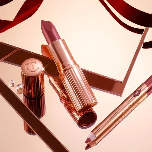 Charlotte Tilbury - Walk of No Shame On The Go: Red Makeup Gift Set - The Beauty League Pakistan