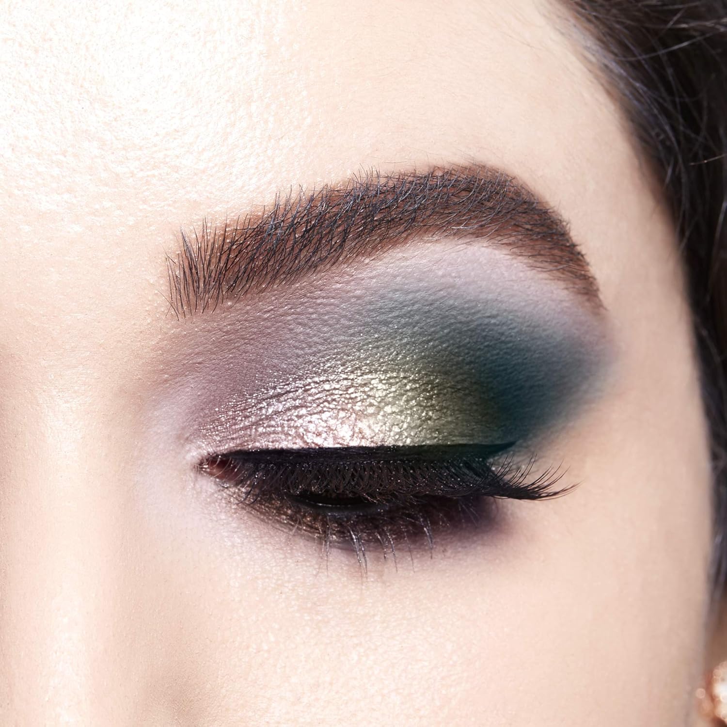 NYX- Ultimate Eye Shadow Palette- Ash