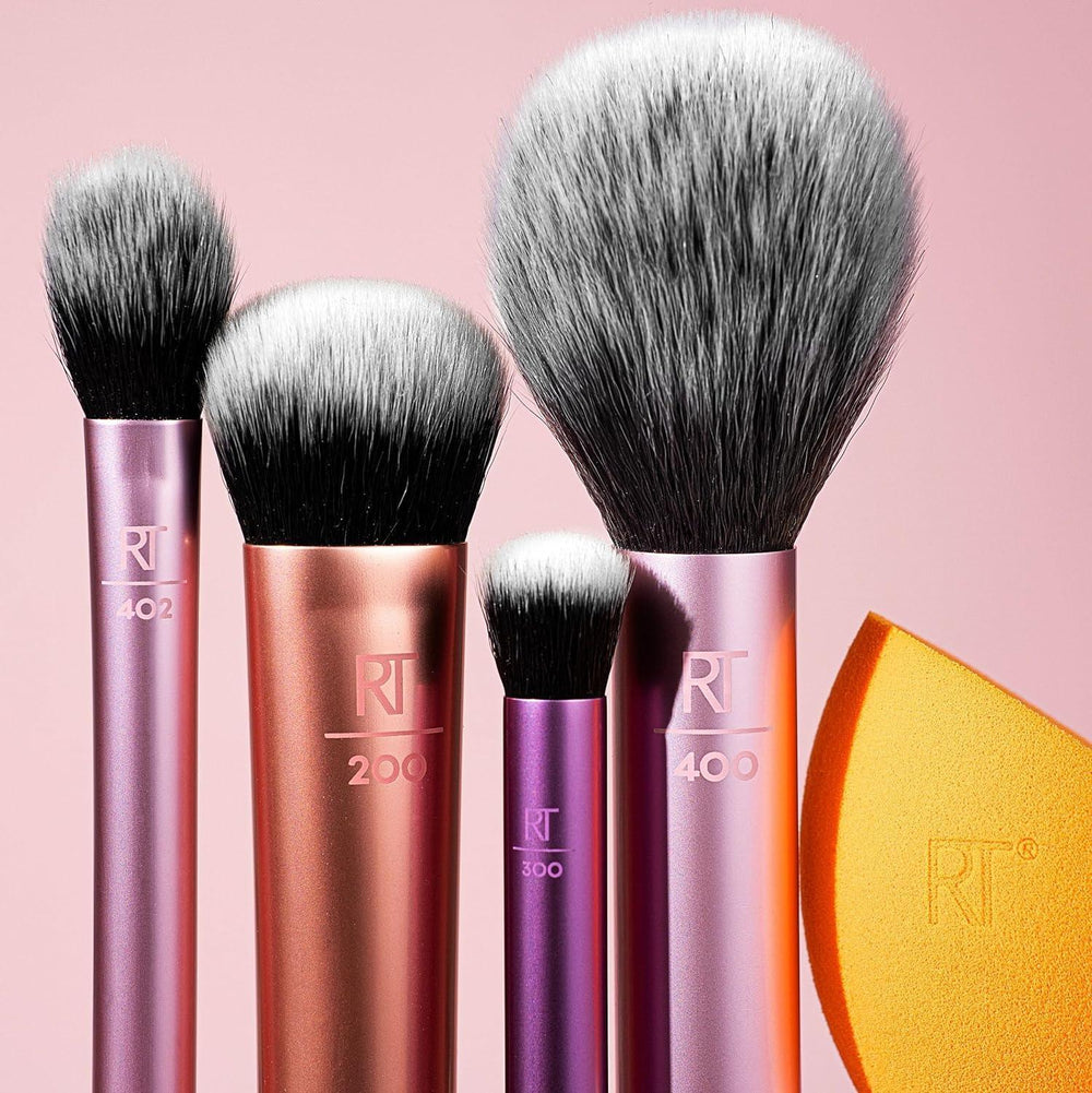 Real Techniques- Everyday Essentials Makeup Brush Set with Bonus Miracle Complexion Sponge - The Beauty League Pakistan