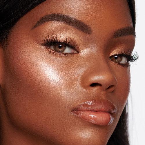 Charlotte Tilbury Beauty Highlighter Wand- Goldgasm - The Beauty League Pakistan