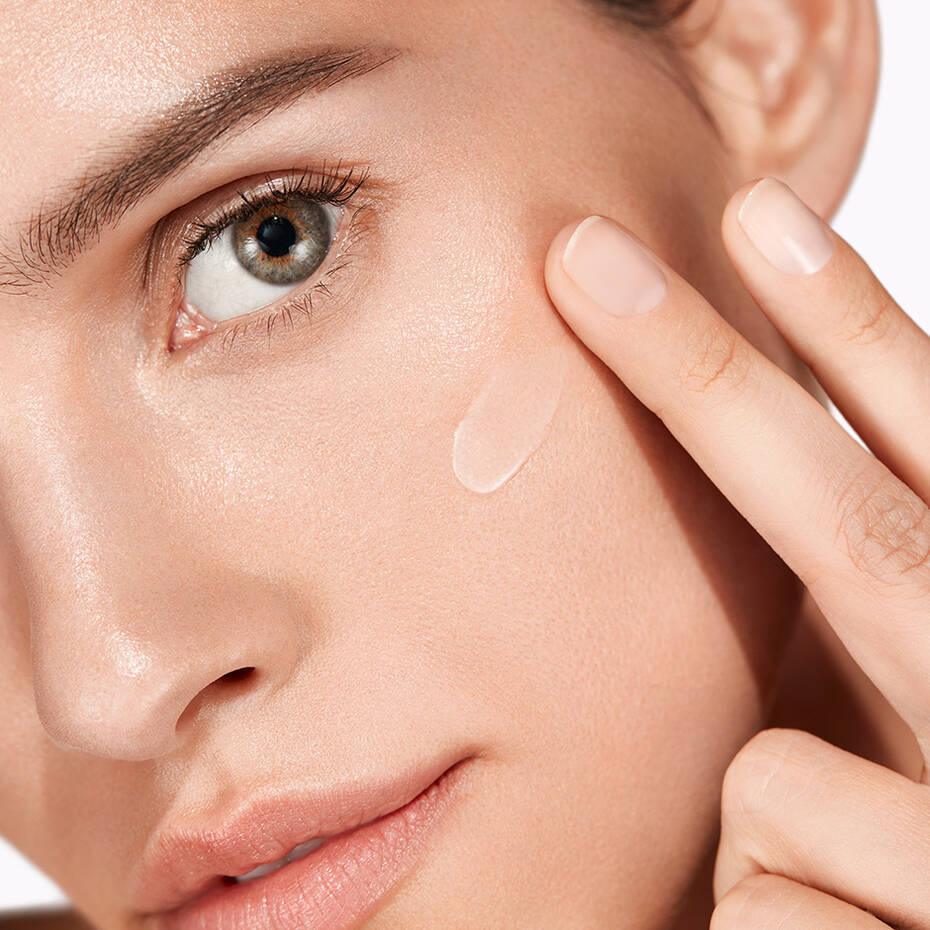 Vichy- Capital Soleil UV Age Daily SPF50+ Facial Sunscreen - The Beauty League Pakistan