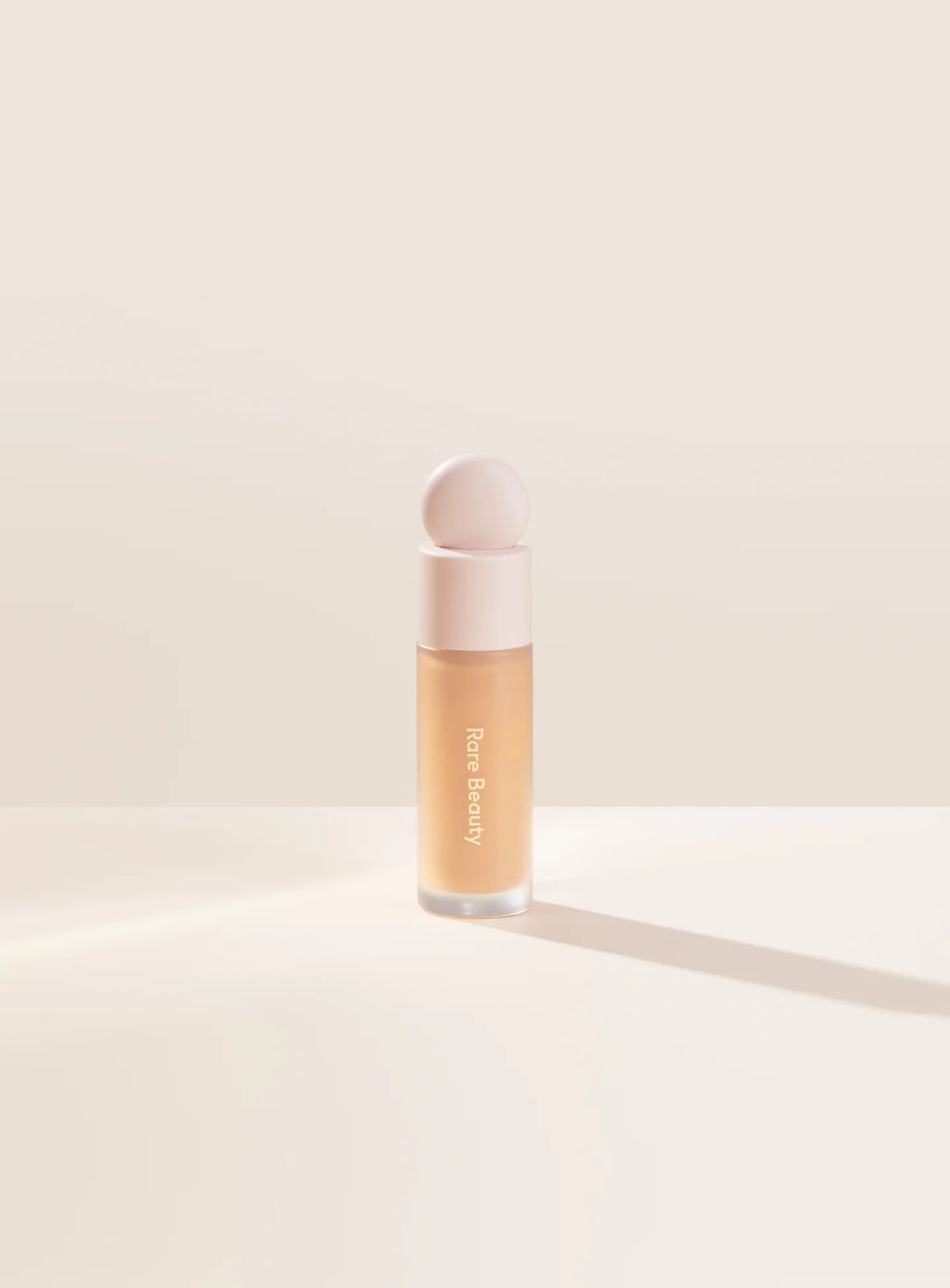 Rare Beauty- Liquid Touch Brightening Concealer- 200C