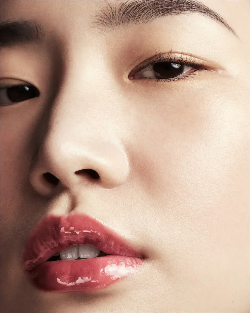 Fenty Beauty-Gloss Bomb Heat Universal Lip Luminizer + Plumper- RiRi - The Beauty League Pakistan