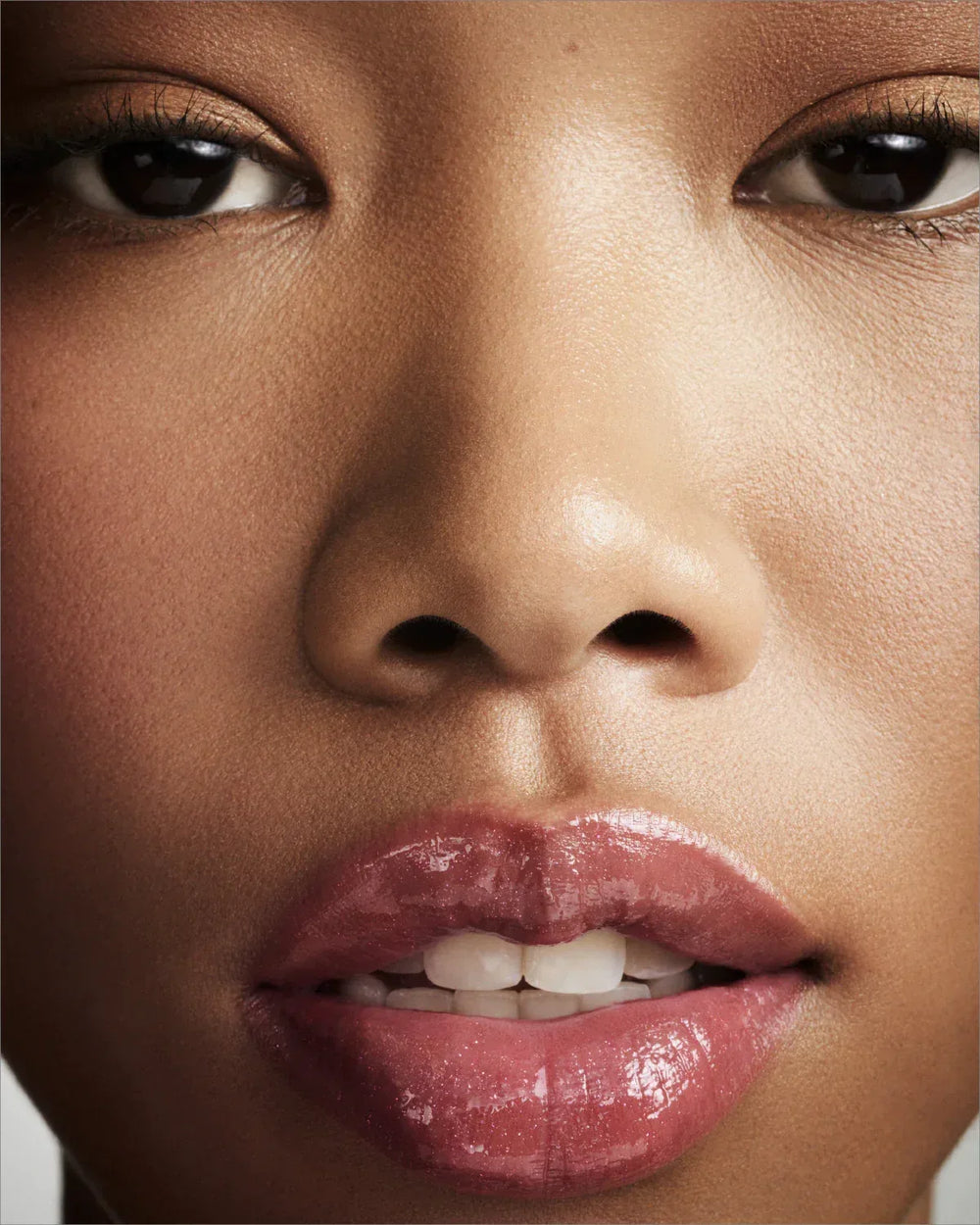 Fenty Beauty-Gloss Bomb Heat Universal Lip Luminizer + Plumper- RiRi - The Beauty League Pakistan