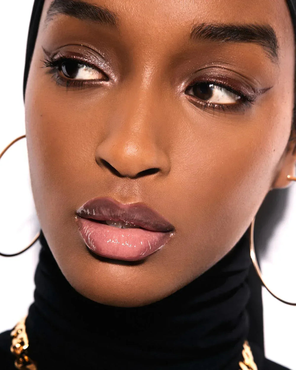 Fenty Beauty By Rihanna Gloss Bomb Heat Universal Lip Luminizer - Fu$$y Heat - The Beauty League Pakistan