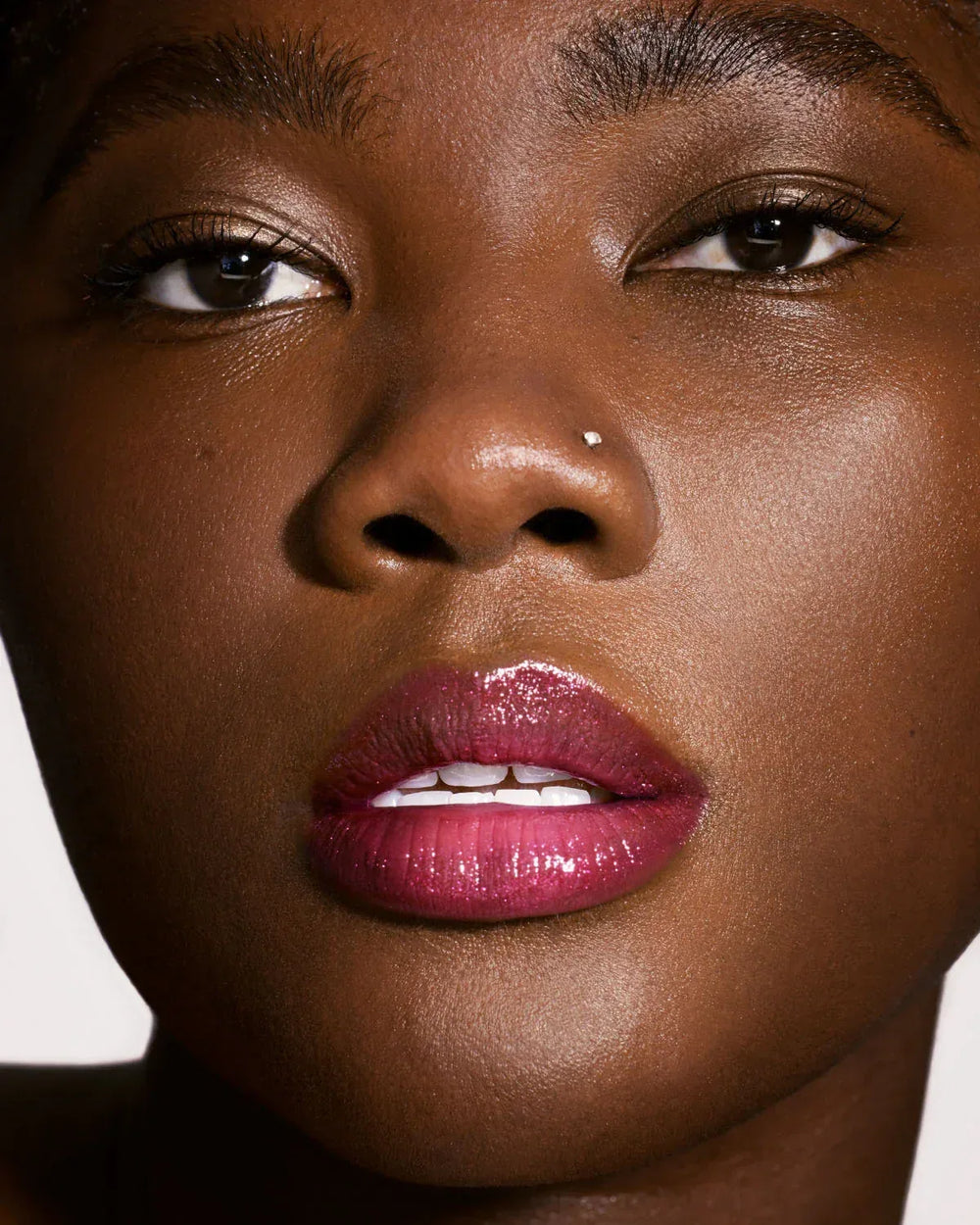 Fenty Beauty- Gloss Bomb Universal Lip Luminizer Fuchsia Flex - The Beauty League Pakistan