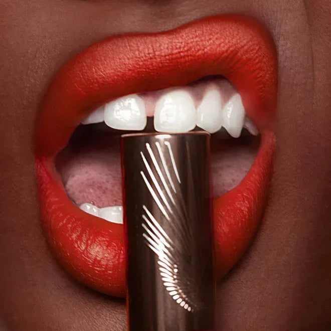 Charlotte Tilbury- AIRBRUSH FLAWLESS LIP FLAME BLUR - The Beauty League Pakistan
