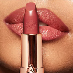 Charlotte Tilbury- Hot Lips 2 Glowing Jen