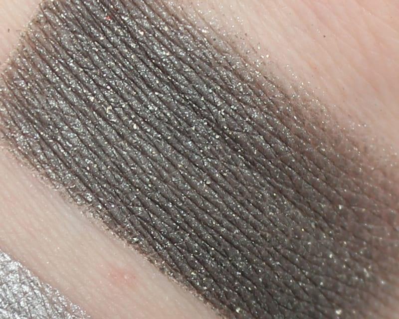 Kat Von D Metal Crush Eyeshadow BLACK NO. 1 - iridescent gunmetal - The Beauty League Pakistan