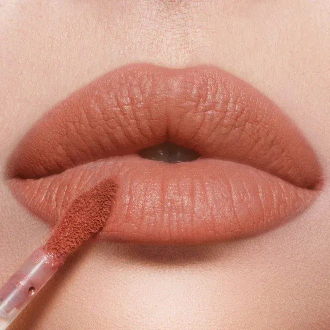 Charlotte Tilbury- AIRBRUSH FLAWLESS LIP NUDE BLUR - The Beauty League Pakistan