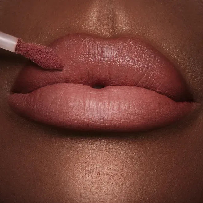 Charlotte Tilbury- AIRBRUSH FLAWLESS LIP PILLOW TALK MEDIUM BLUR - The Beauty League Pakistan