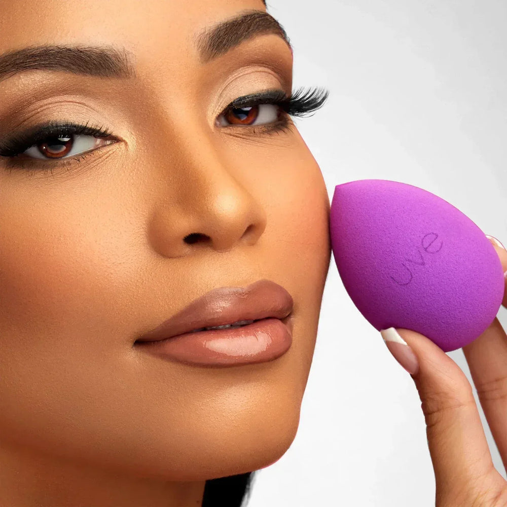 UVÉ Beauty -Violet Antimicrobial Makeup Sponge - The Beauty League Pakistan