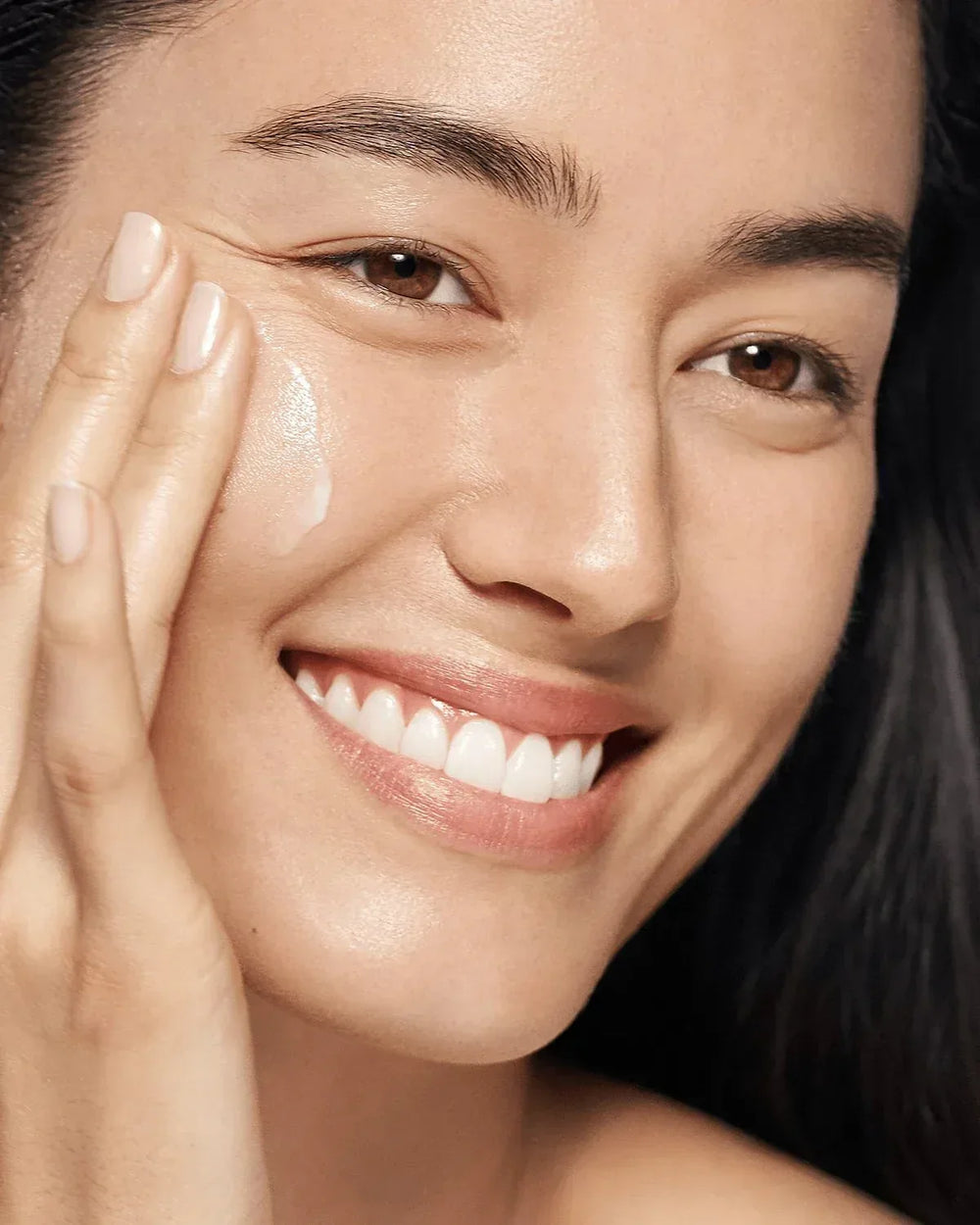 Clinique- Moisture Surge™ Intense 72H Lipid-Replenishing Hydrator-30ml - The Beauty League Pakistan