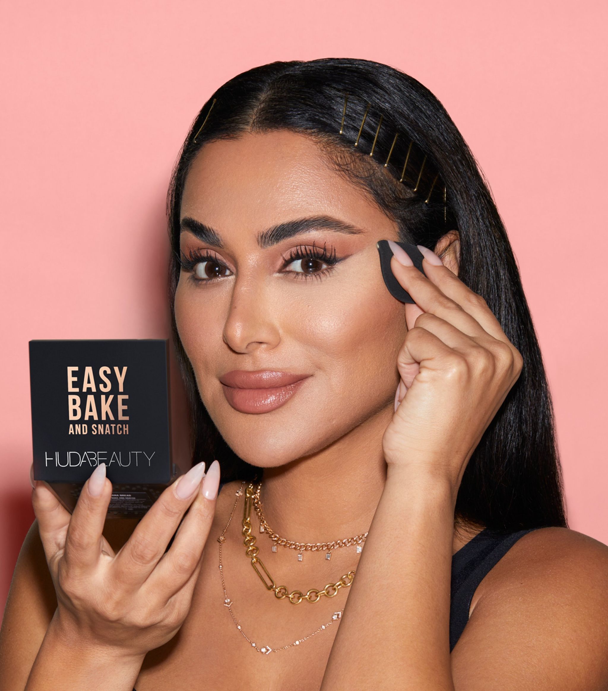 HUDA BEAUTY Easy Bake and Snatch- Cupcake