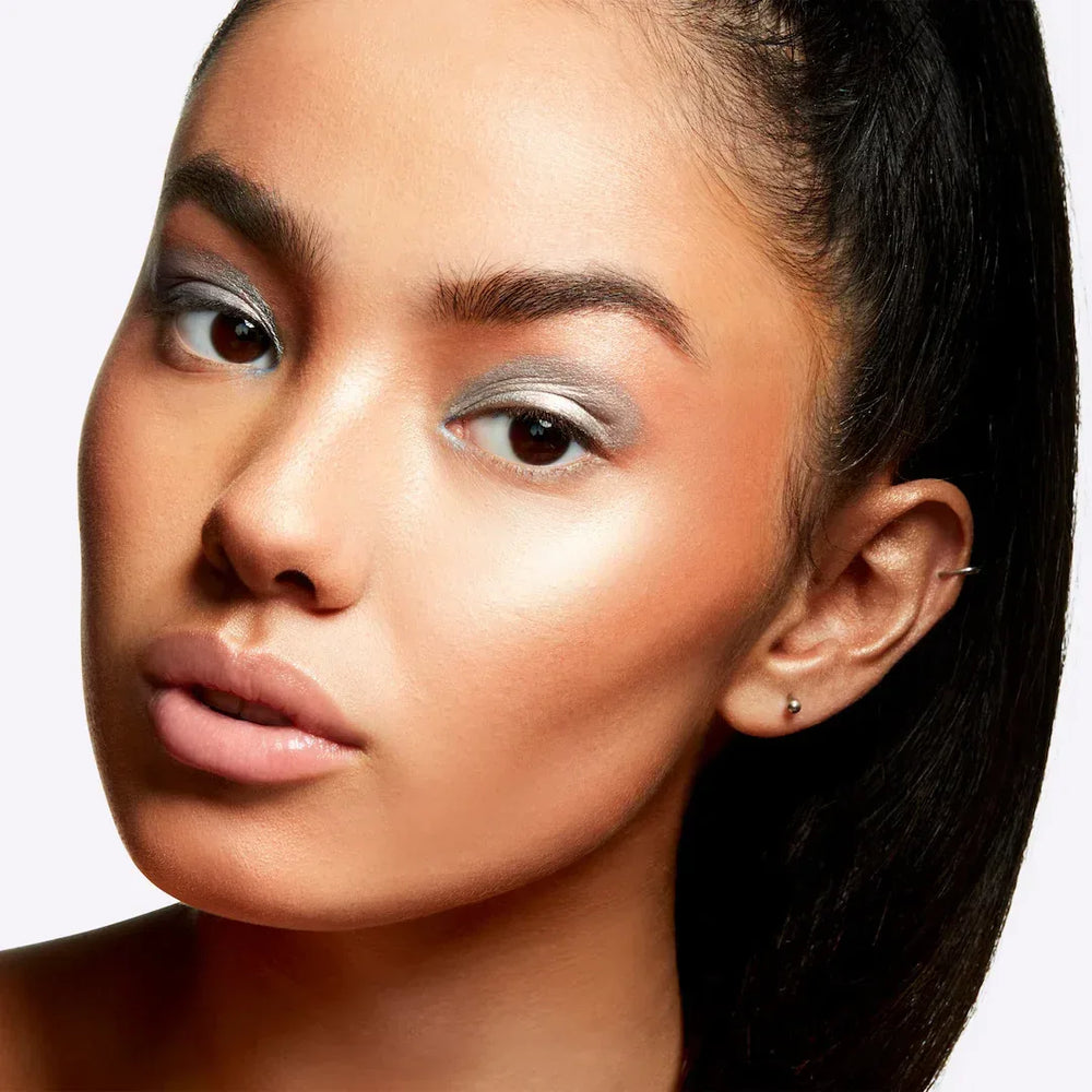 MAC- EXTRA DIMENSION SKINFINISH- Oh Darling! - The Beauty League Pakistan