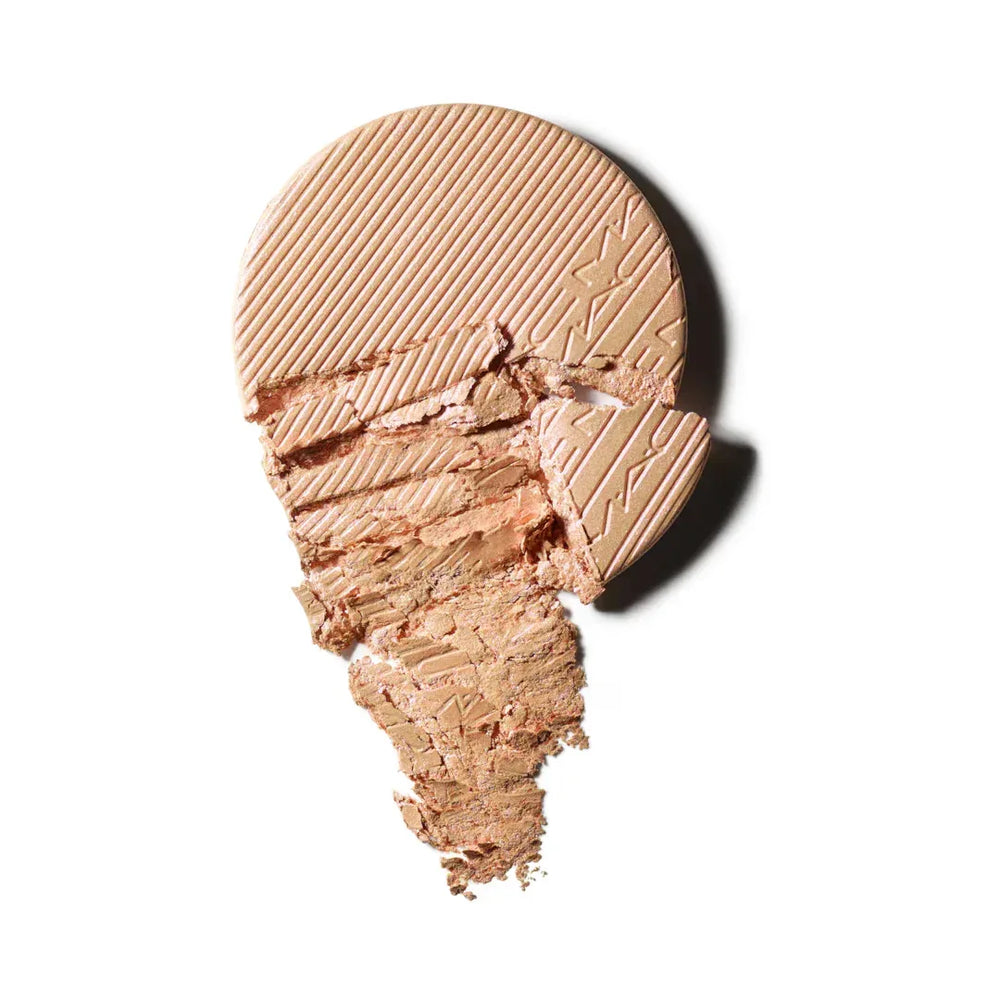 MAC- EXTRA DIMENSION SKINFINISH- Show Gold - The Beauty League Pakistan