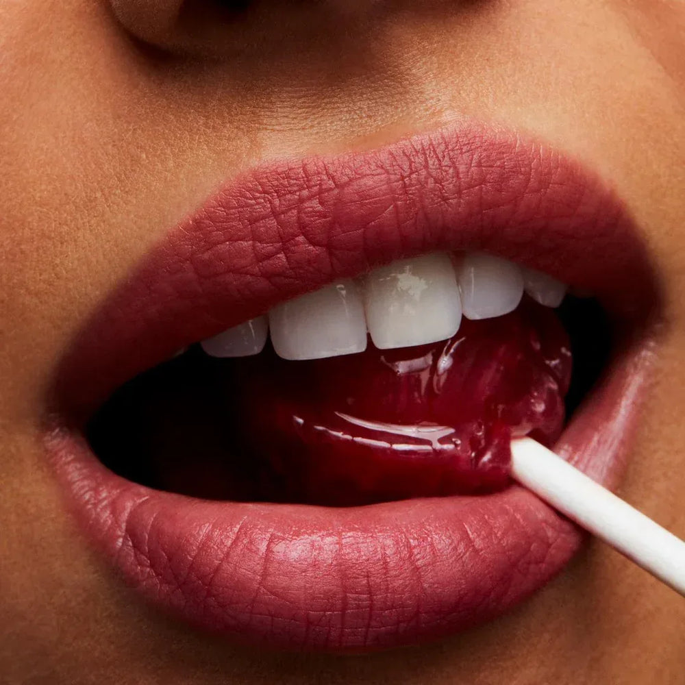 MAC- POWDER KISS LIPSTICK- STAY CURIOUS - The Beauty League Pakistan