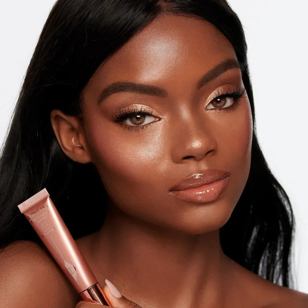 Charlotte Tilbury Beauty Highlighter Wand- Pinkgasm - The Beauty League Pakistan