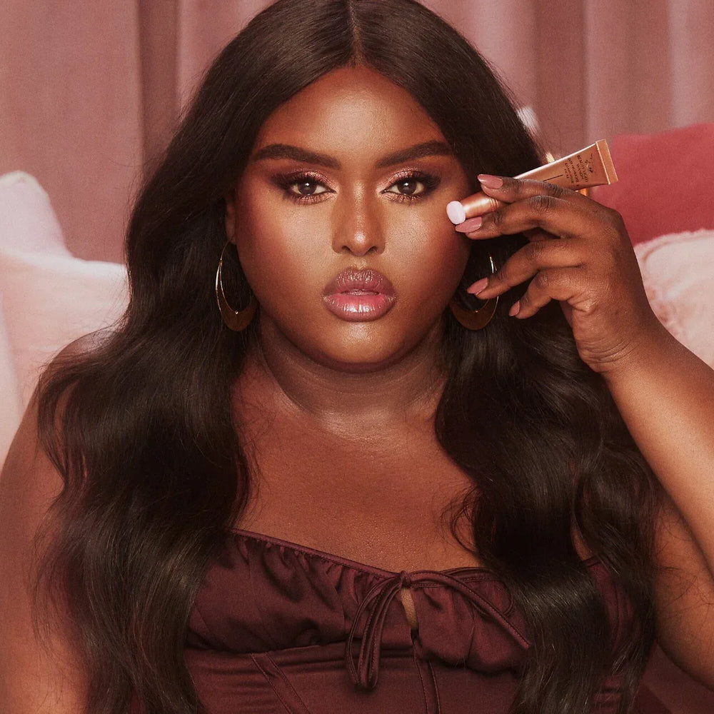 Charlotte Tilbury Beauty Highlighter Wand- Pillow Talk Medium - The Beauty League Pakistan