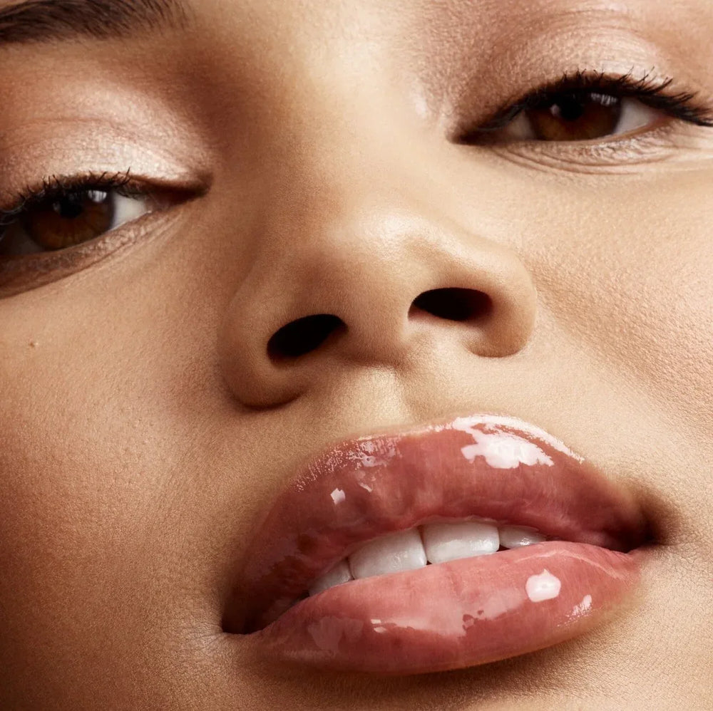 Fenty Beauty by Rihanna Gloss Bomb Heat Universal Lip Luminizer + Plumper- Glass Slipper Heat - The Beauty League Pakistan