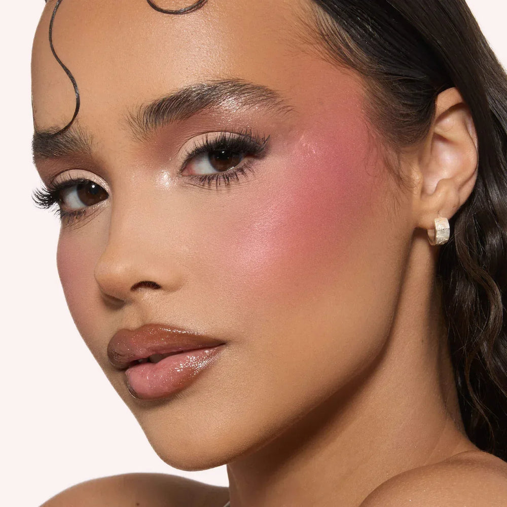 Huda Beauty- Blush Filter Blurring Blushlighters Palette- Rose Berry - The Beauty League Pakistan