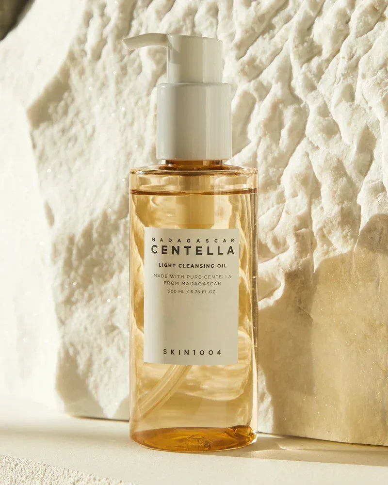 IT'S SKIN LAB SKIN1004 Madagascar Centella Light Cleansing Oil- 200ml - The Beauty League Pakistan