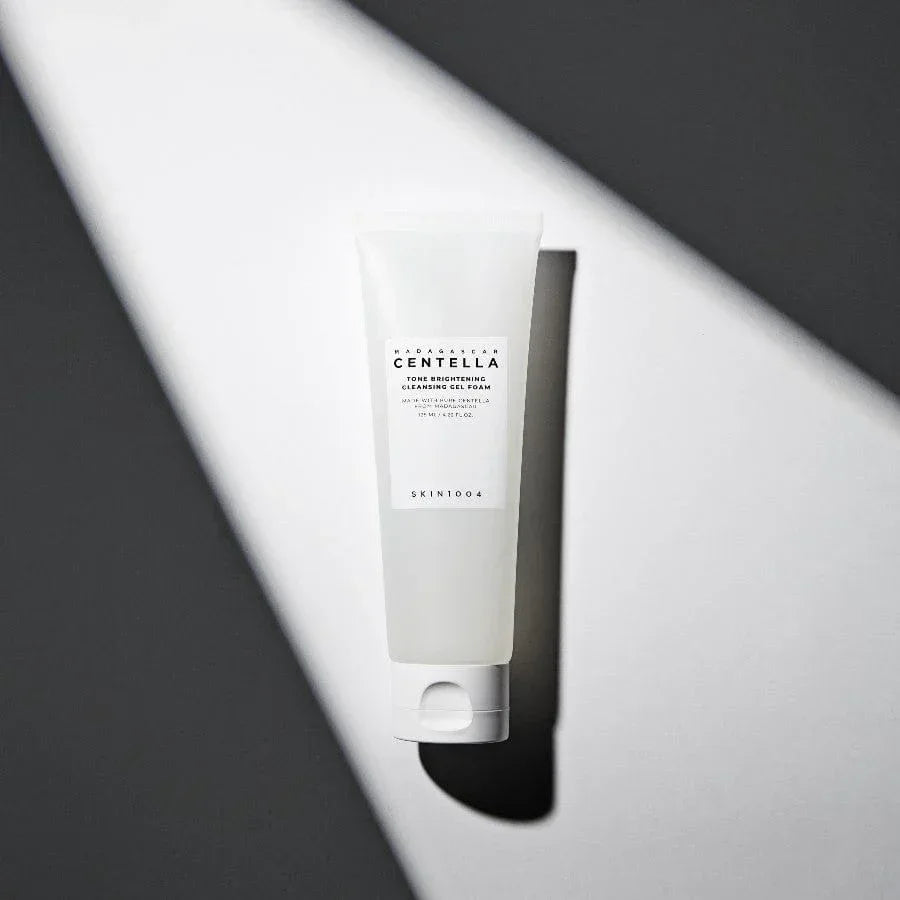Skin1004 Madagascar Tone Brightening Cleansing Gel Foam 125ML - The Beauty League Pakistan