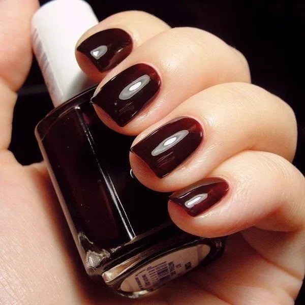 Essie- Material Girls - The Beauty League Pakistan