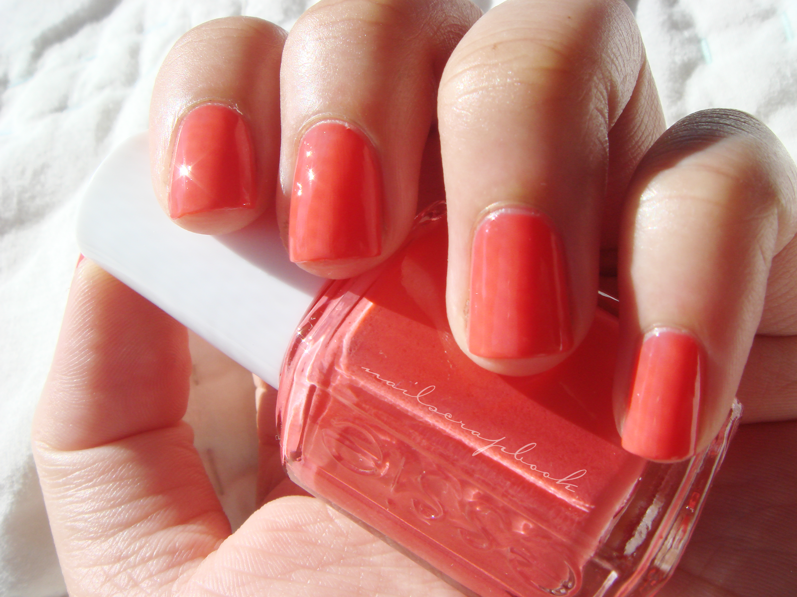 Essie- California Coral