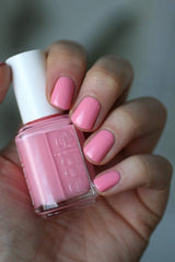 Essie- Groove is in the heart