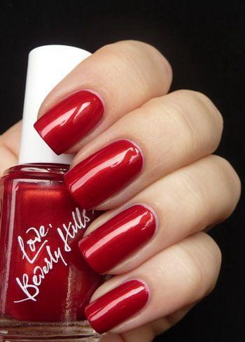 Essie- Love, Beverly Hills xx (24 Karat Pure Gold Shimmer) - The Beauty League Pakistan