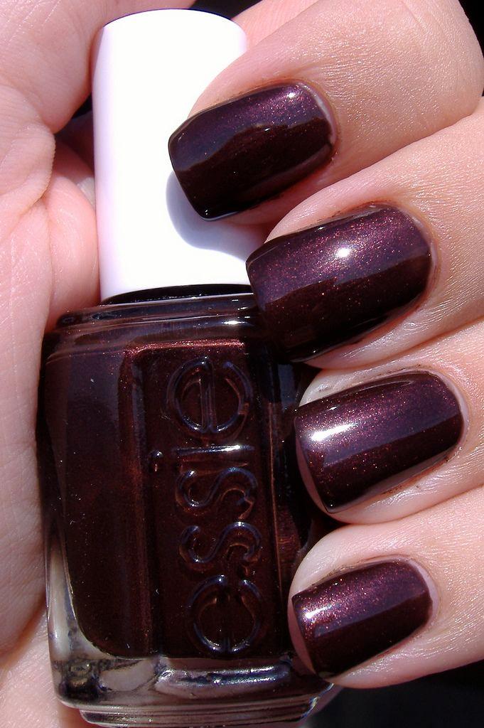 Essie- Decadent Diva - The Beauty League Pakistan