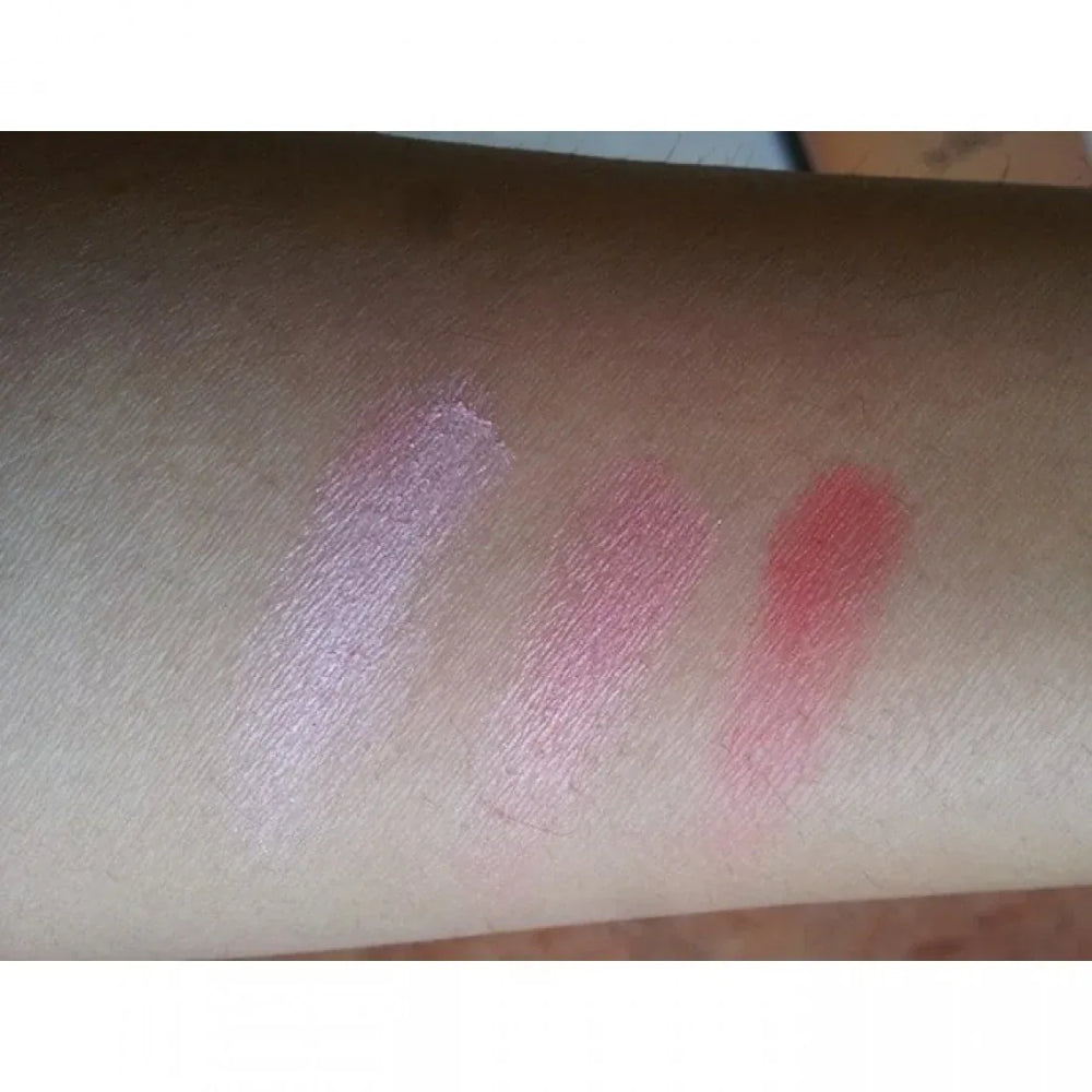 L'Oreal Paris Lucent Magique Blush - Blushing Kiss With Free Concealer Brush - The Beauty League Pakistan