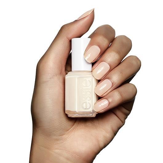 Essie- limo-scene - The Beauty League Pakistan