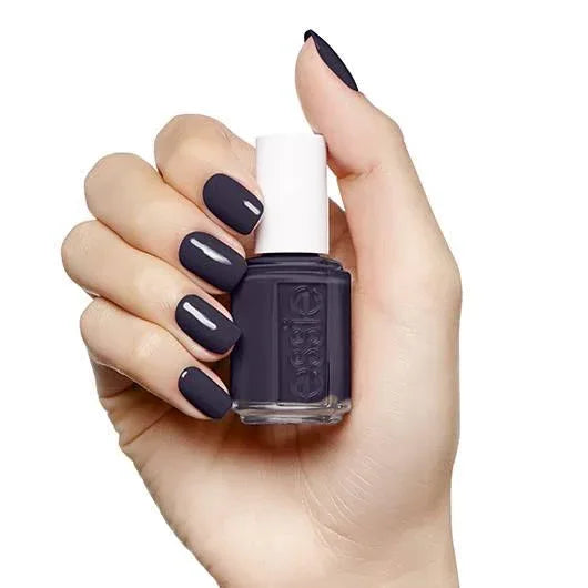 Essie- smokin' hot - The Beauty League Pakistan
