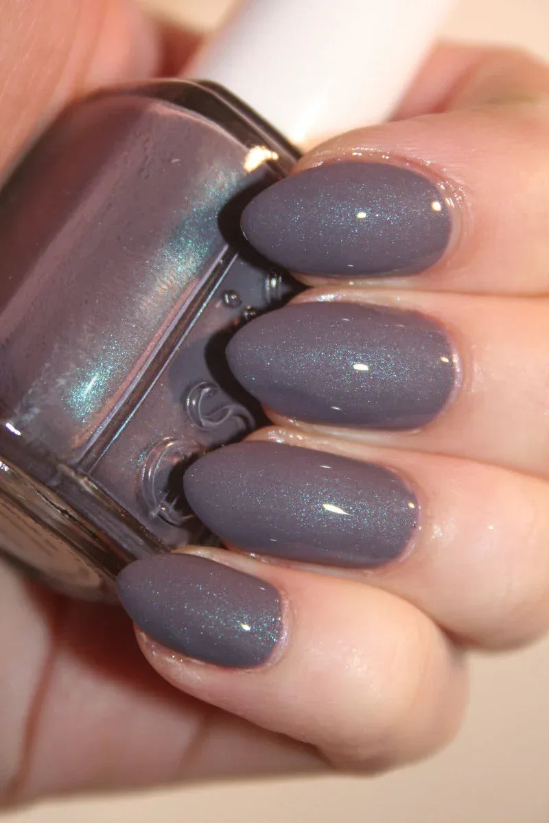Essie- Coat Couture - The Beauty League Pakistan